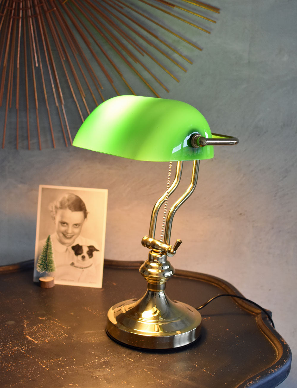 Nostalgische Schreibtischlampe im Art Nouveau